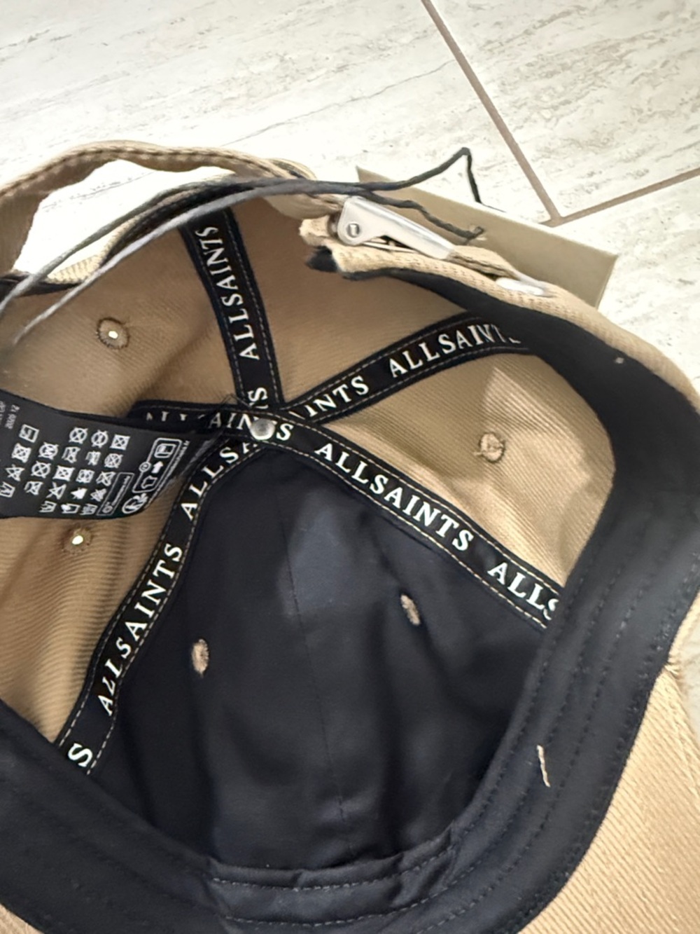 All Saints Beige Baseball Cap with Navy Embroidered Logo.. nwt ..authentic
Men’s - Picture 8 of 8